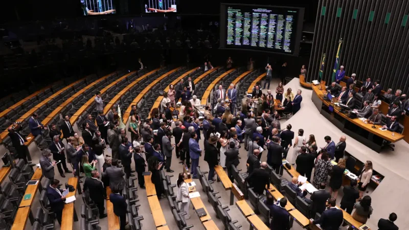 Congresso Nacional rejeita veto de Lula e mantém PL da dosimetria