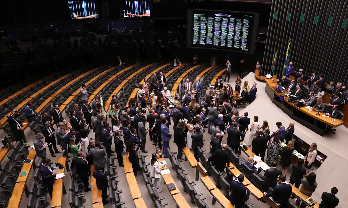 Congresso Nacional rejeita veto de Lula e mantém PL da dosimetria