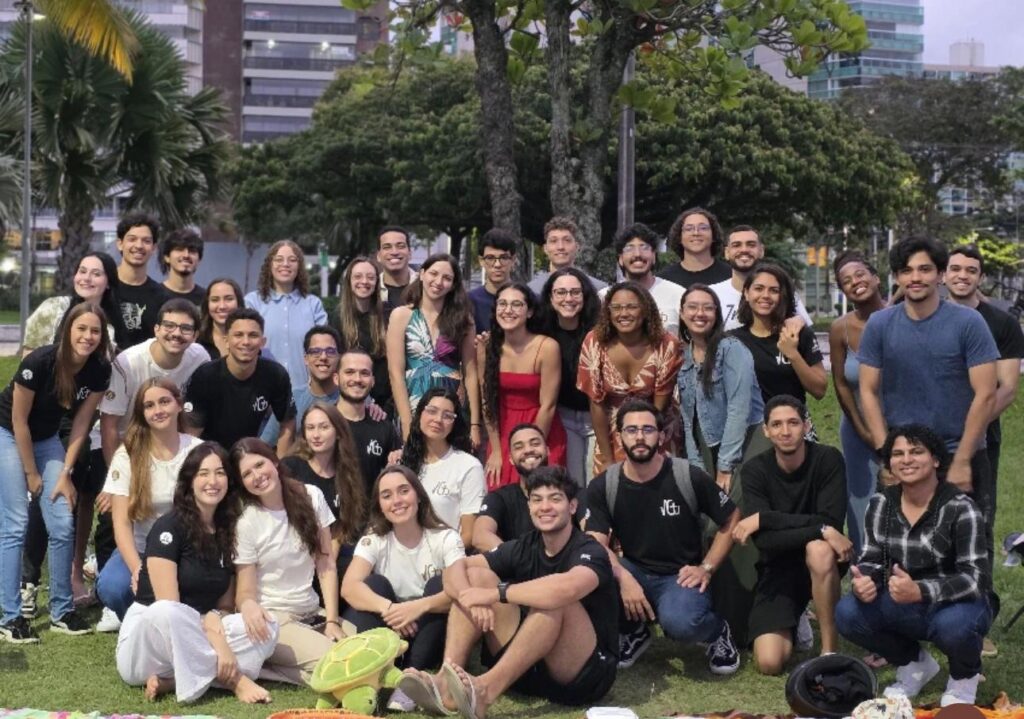 Saúde, integração e valores cristãos em projeto na praia