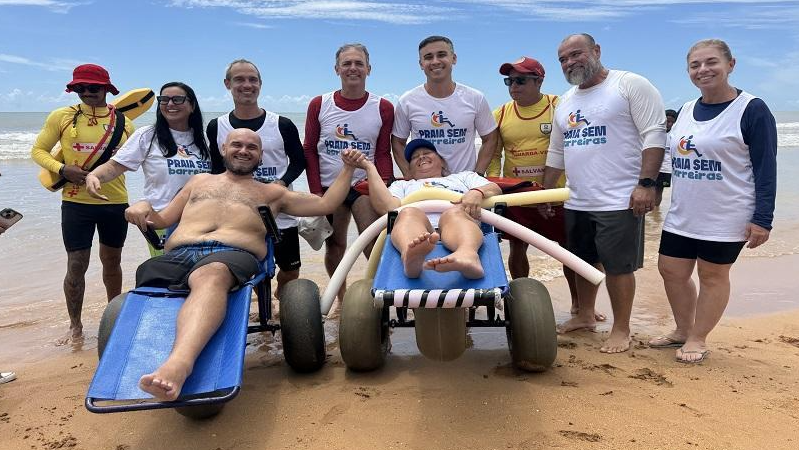 Jacaraípe: banho de mar assistido promove inclusão e acolhimento nos fins de semana