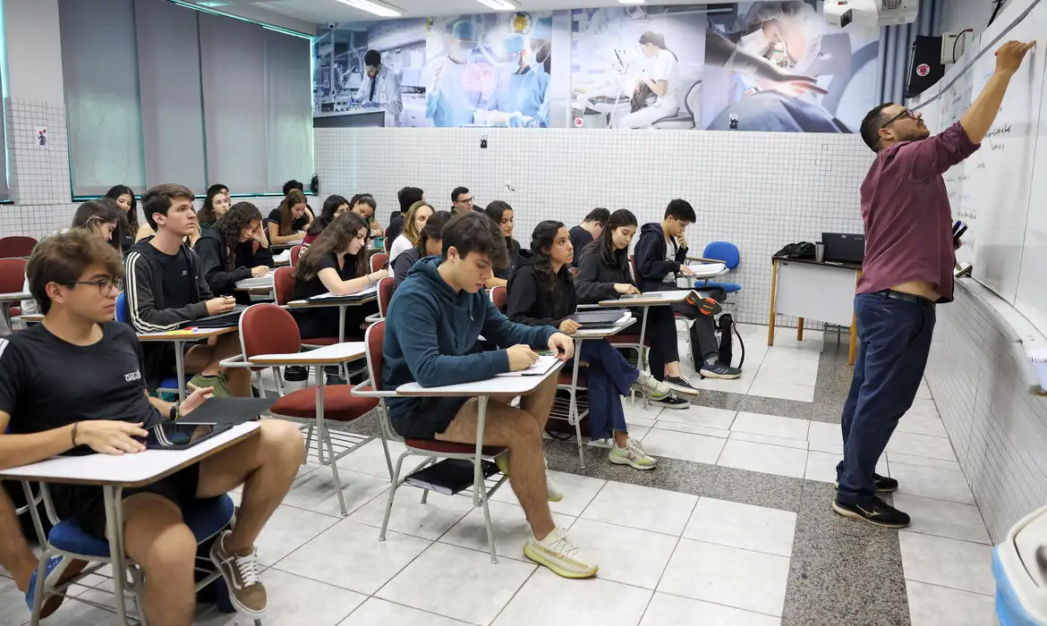 Fies 2026: pré-selecionados precisam validar informações até segunda-feira