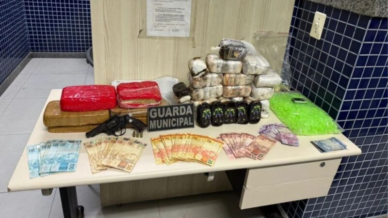 Três crianças são encontradas sozinhas em casa e Guarda Municipal localiza drogas e arma em Vila Velha