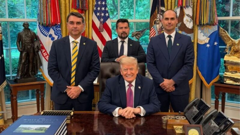 Flávio Bolsonaro afirma ter pedido a Trump que classifique PCC e CV como organizações terroristas