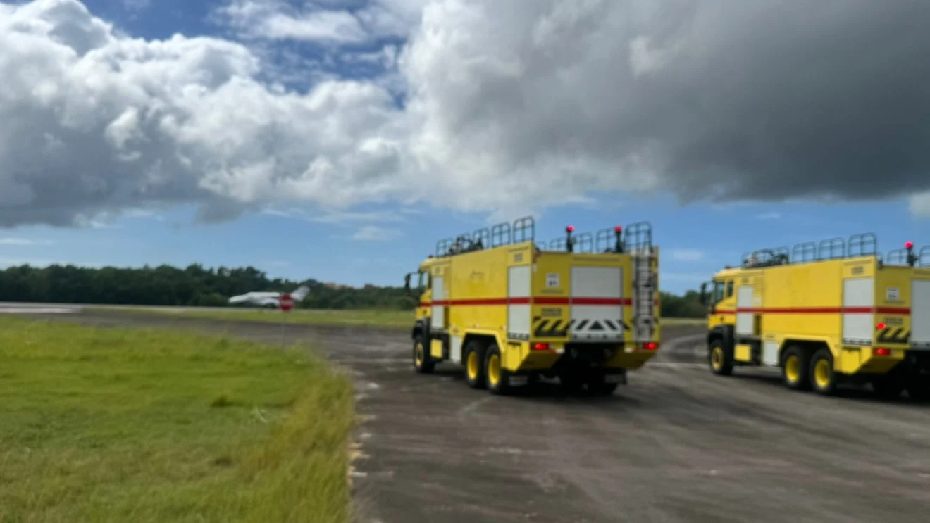 Avião faz pouso de segurança no Aeroporto de Vitória após falha no motor