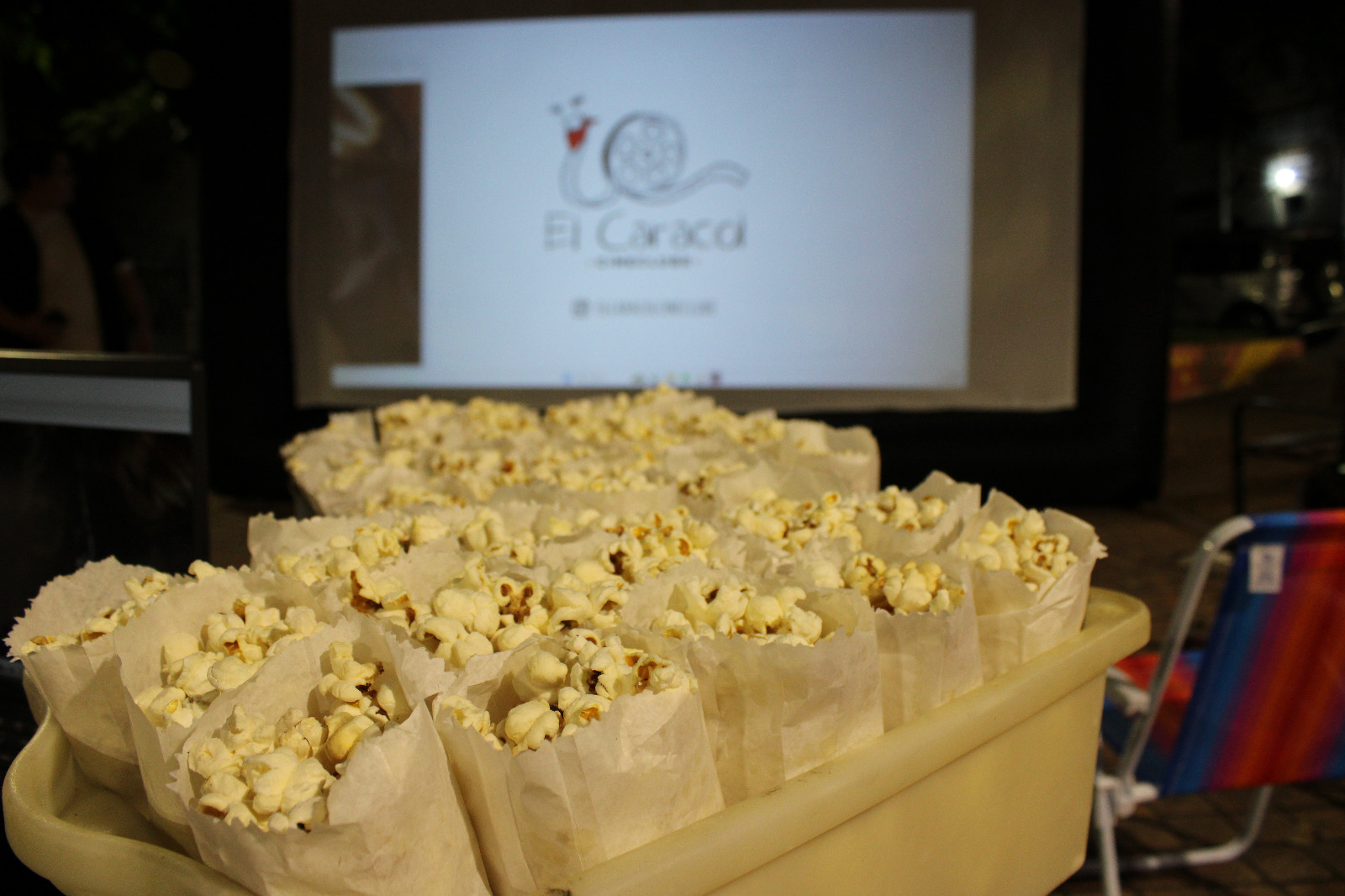 Cineclube El Caracol promove sessão de cinema no Viaduto Caramuru