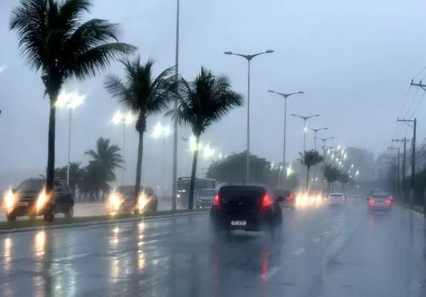 Frente fria muda o tempo e traz chuva para o Espírito Santo no fim de semana