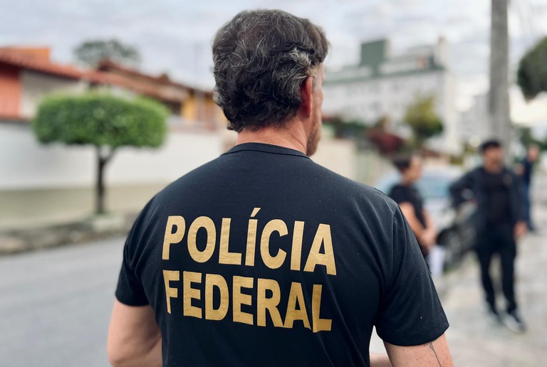 Operação Vanguarda: Polícia Federal cumpre mandados em Aracruz após ataque a agente durante evento com Lula