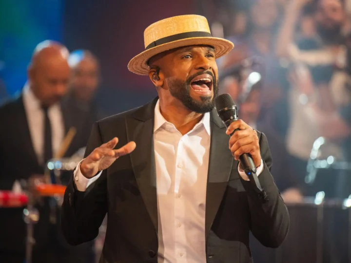 Alexandre Pires faz show gratuito em Cariacica na comemoração dos 136 anos da cidade