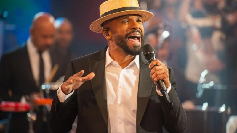 Alexandre Pires faz show gratuito em Cariacica na comemoração dos 136 anos da cidade