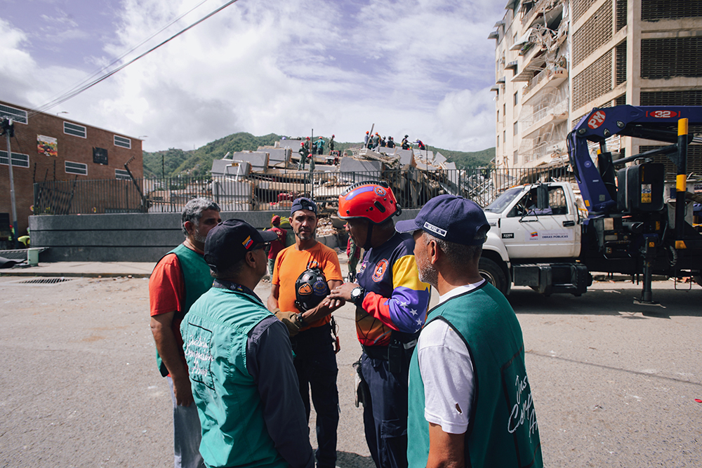ADRA coordena ajuda após fortes terremotos na VenezuelaA agência humanitária adventista ativou seu plano de emergência e trabalha em conjunto com a Igreja Adventista na Venezuela para localizar membros e prestar assistência às pessoas afetadas.