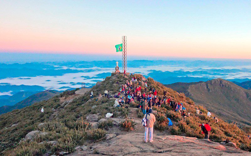 Pico da Bandeira passa a exigir CPF para reservas de acampamento no Parque do CaparaóNovas regras para acampamento no Pico da Bandeira já estão em vigor