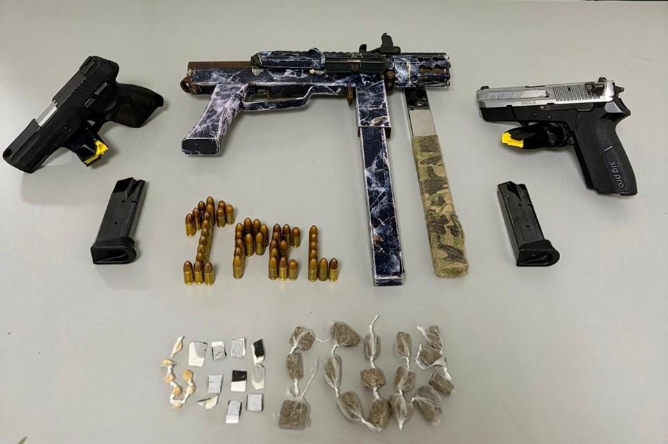 BME apreende armas, drogas e dinheiro em operações na Grande Vitória durante o fim de semana