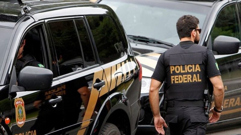 Suspeito é detido pela PF em operação contra violência sexual de crianças e adolescentesOperação Desmascarados conta com apoio da Polícia Civil de São Paulo e apura atuação de suspeitos que utilizavam perfis falsos para aliciar crianças e adolescentes em ambientes virtuais