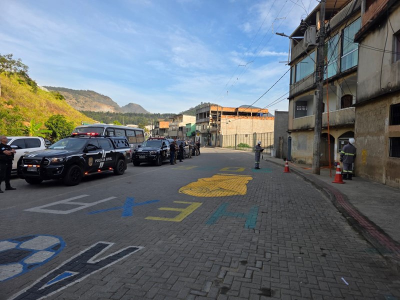 Forças de segurança e EDP realizam operação contra furto de energia em CariacicaAção integrada entre Polícia Civil, Polícia Militar, EDP e Ministério Público combate furto de energia no bairro Nova Valverde