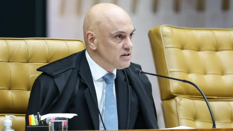PF faz busca na casa de Bolsonaro para localizar armas registradas por ordem de MoraesSegundo a defesa, "nada foi encontrado na casa do ex-presidente"