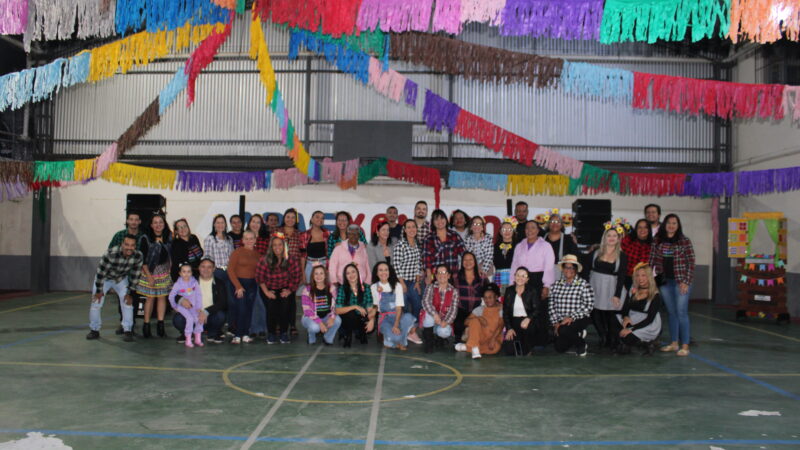 Arraiá dos Apaexonados da Apae da Serra terá show da Dallas Country para arrecadar recursosFesta julina acontece no dia 10 de julho, reúne atrações para toda a família e arrecada recursos para ampliar o atendimento às pessoas com deficiência e suas famílias.