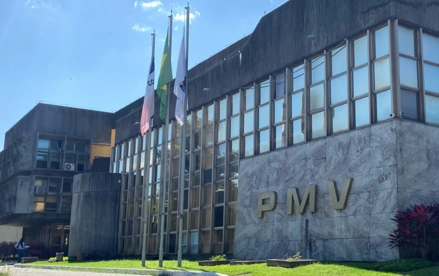 Prefeitura de Vitória abre processo seletivo com seis vagas para assistente social; veja como se inscrever