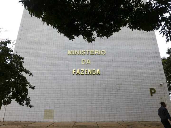 Governo deve recorrer ao STF contra PEC da aposentadoria de agentes de saúde