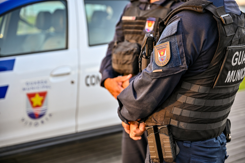 Advogado é preso após resistir à abordagem da Guarda Municipal em Vitória e responderá em liberdadeCondutor de 37 anos foi flagrado dirigindo em alta velocidade, realizou manobras perigosas e entrou em luta corporal com agentes na Praia do Suá