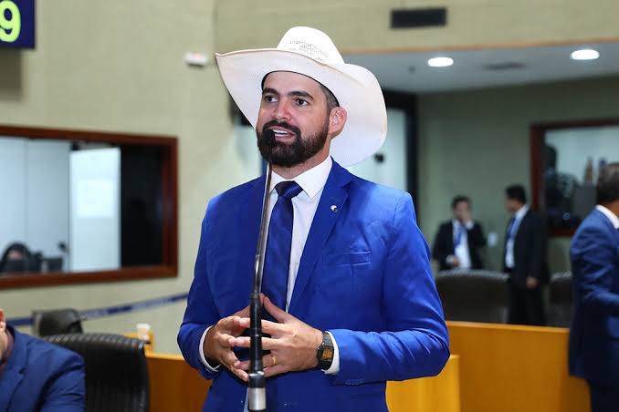 Deputado Pablo Muribeca cobra soluções da Secretaria de Saúde da Serra sobre transporte sanitário