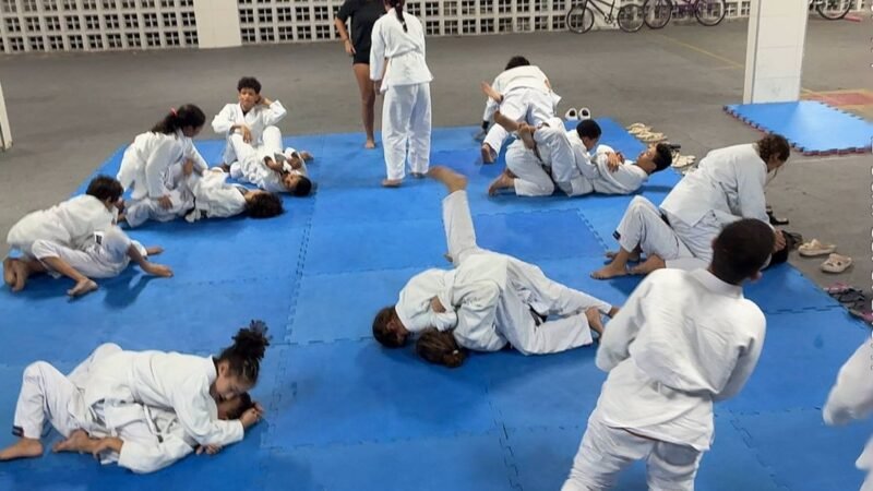 De Curitiba ao Espírito Santo, GERAR amplia atuação e encerra ciclo do Geração Campeã com 75 crianças e adolescentesProjeto levou jiu-jitsu, judô e futsal gratuitamente a moradores de bairros da Grande Vitória e mostra como o esporte pode abrir novas oportunidades para crianças e suas famílias