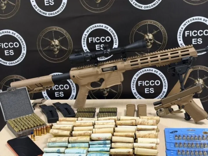 Operação Sucata prende suspeito e apreende R$ 144 mil, armas e 485 munições no Espírito Santo